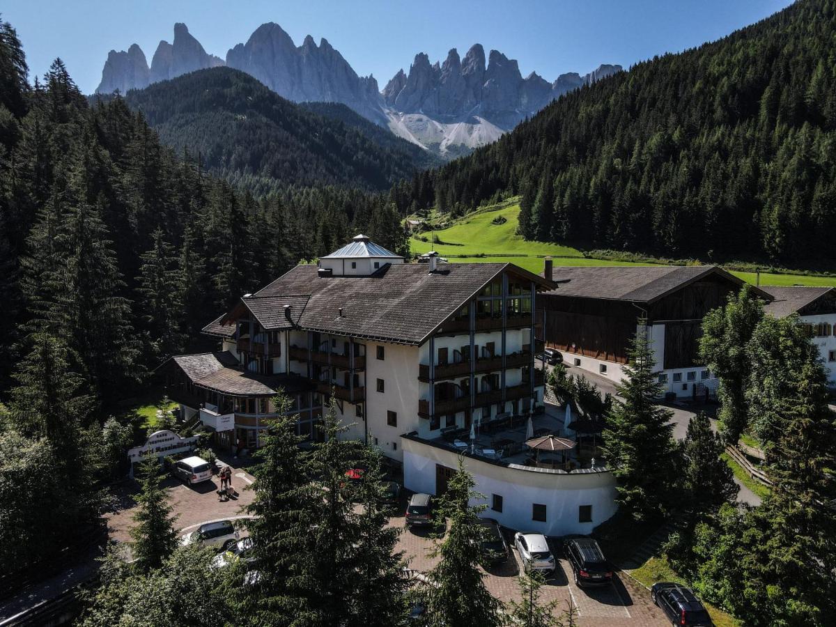 Hotel Ranuimuellerhof Funes  Eksteriør bilde
