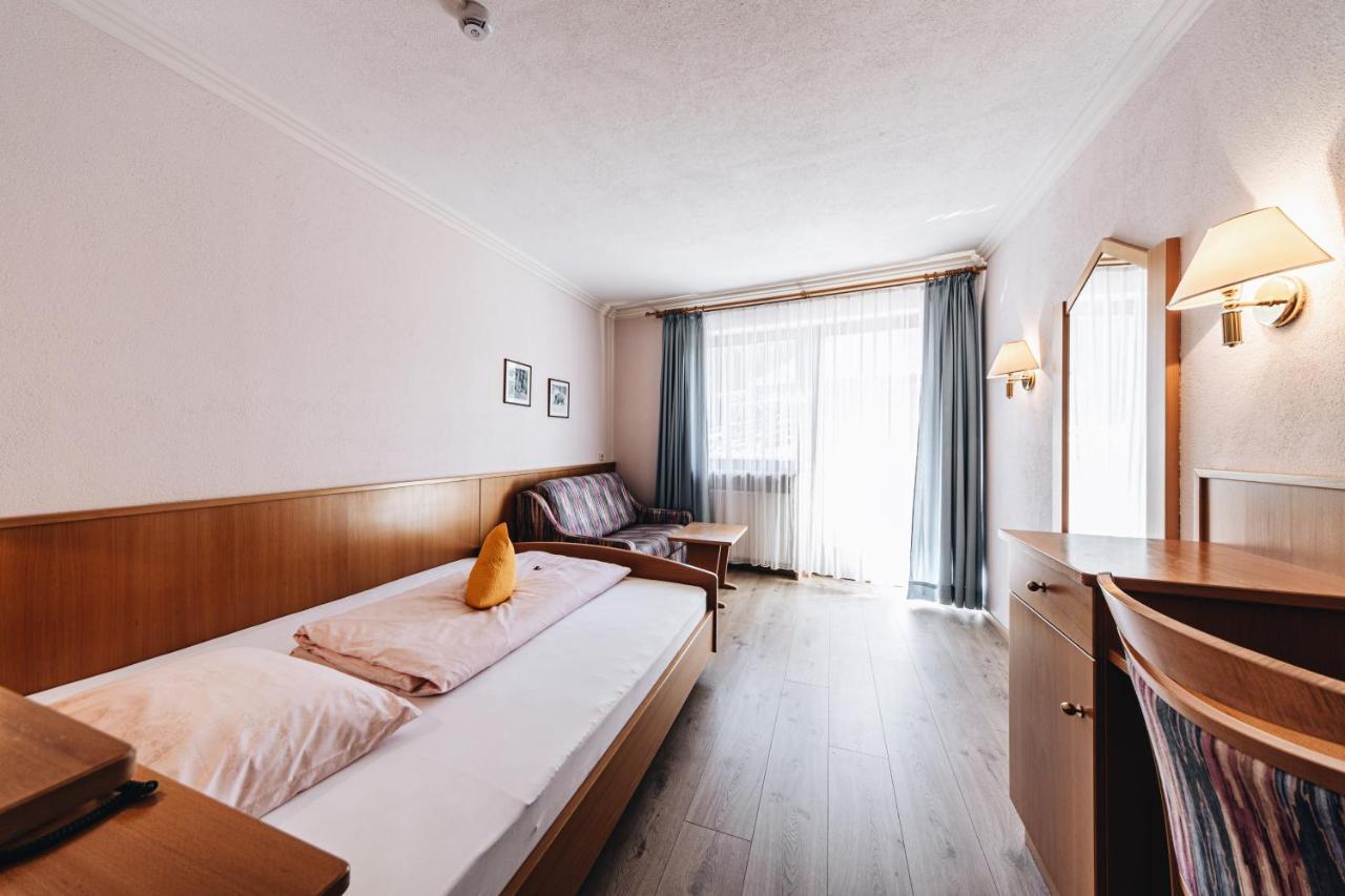 Hotel Ranuimuellerhof Funes  Eksteriør bilde