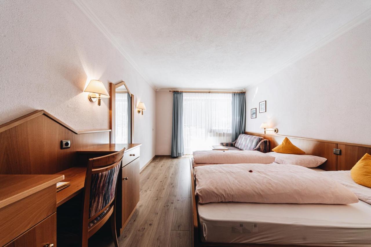 Hotel Ranuimuellerhof Funes  Eksteriør bilde