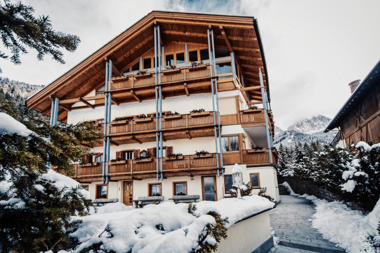 Hotel Ranuimuellerhof Funes  Eksteriør bilde